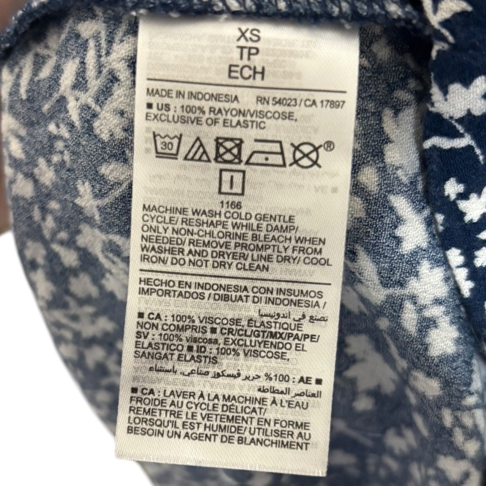 Old Navy Floral Ditsy Midi Dress Smocked Back Pockets Milkmaid Cottagecore XS - Picture 5 of 13